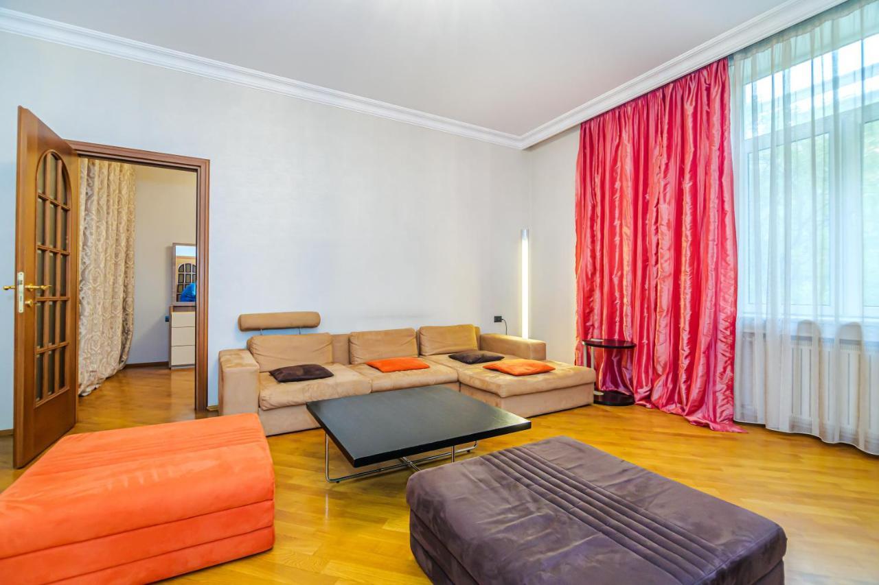 Vip Apartamen Nizami Street Baku Exterior foto