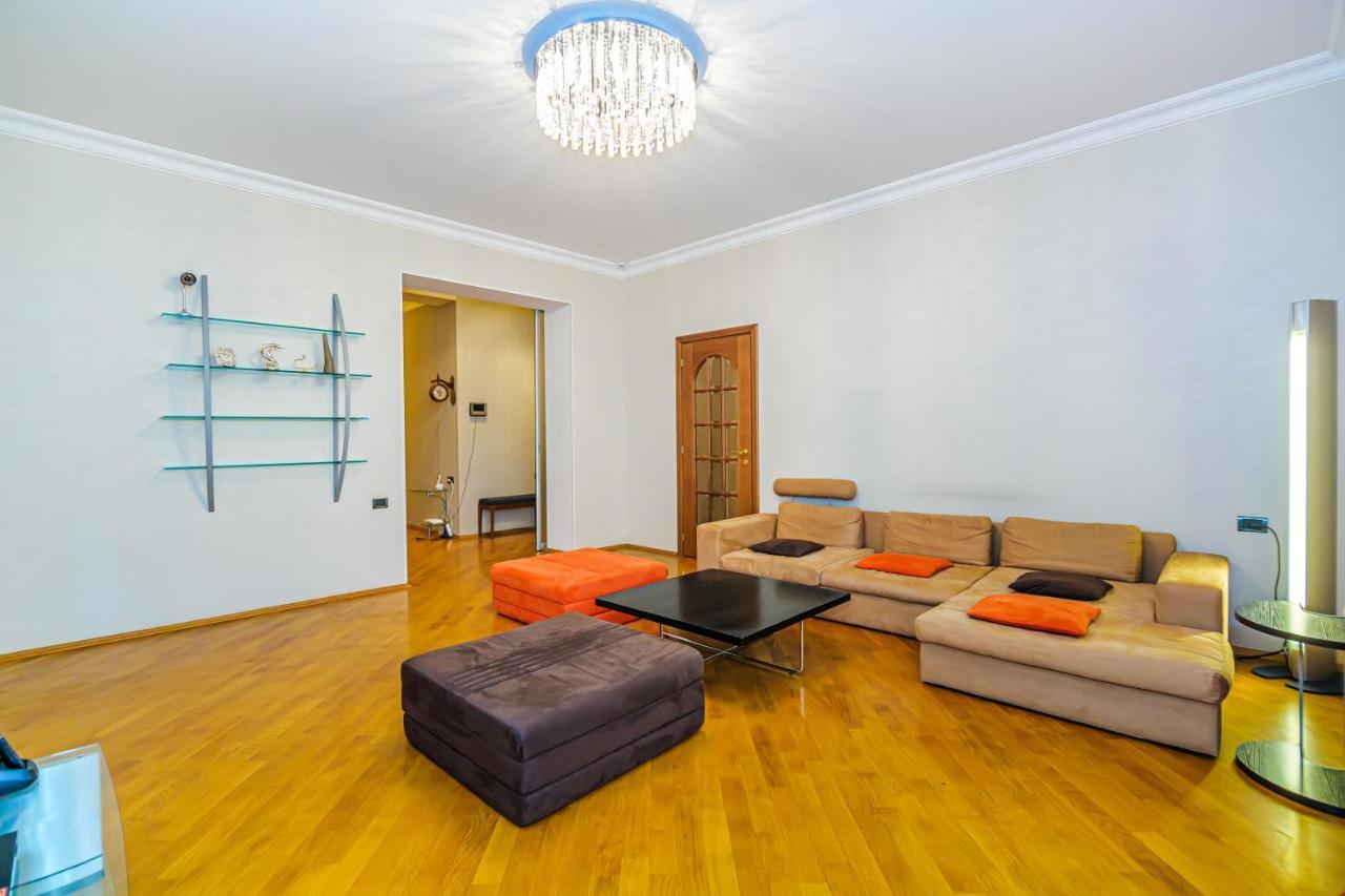 Vip Apartamen Nizami Street Baku Exterior foto