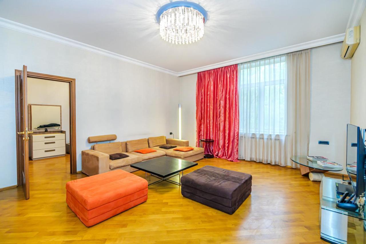 Vip Apartamen Nizami Street Baku Exterior foto