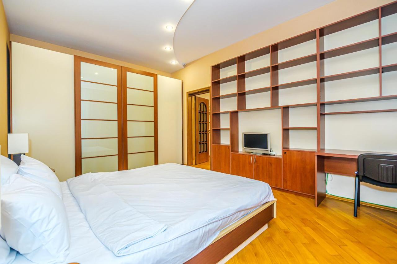 Vip Apartamen Nizami Street Baku Exterior foto