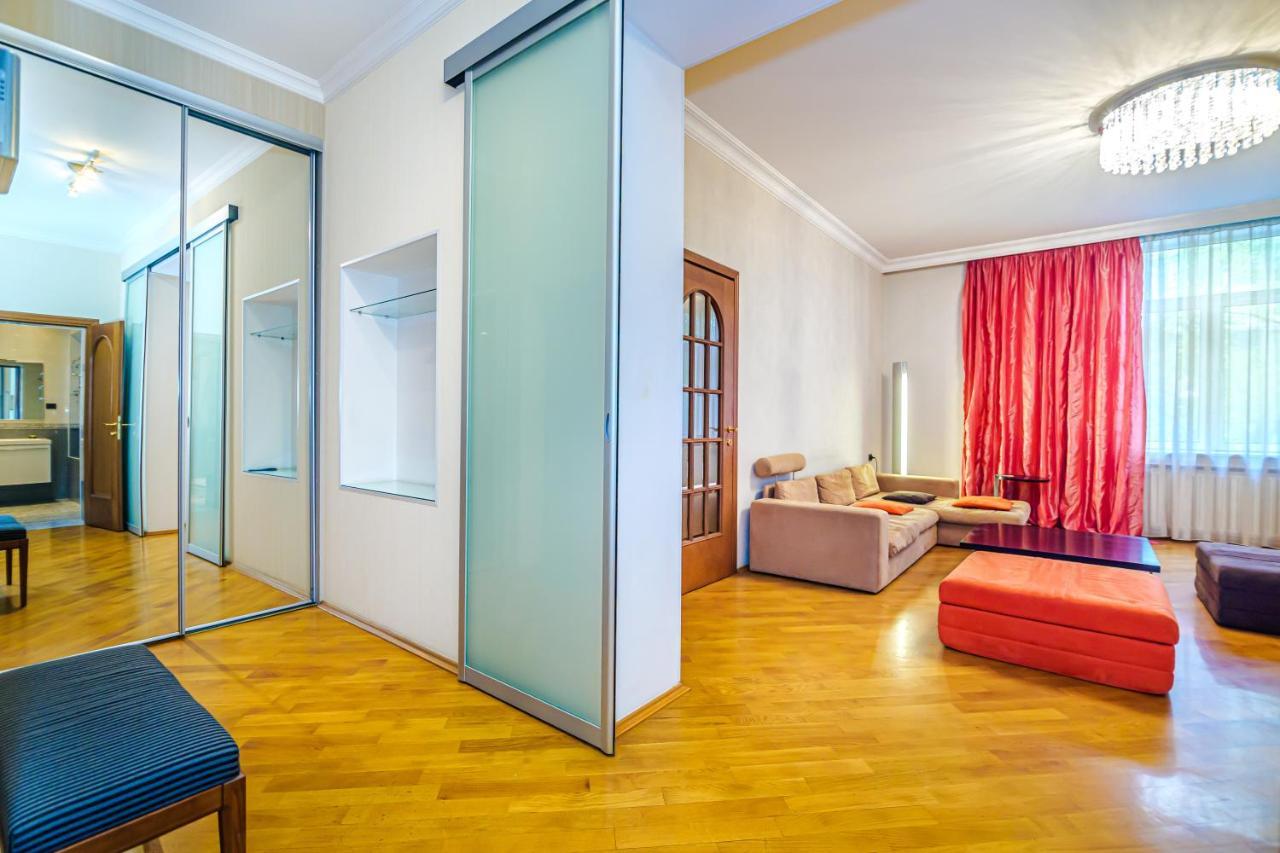 Vip Apartamen Nizami Street Baku Exterior foto