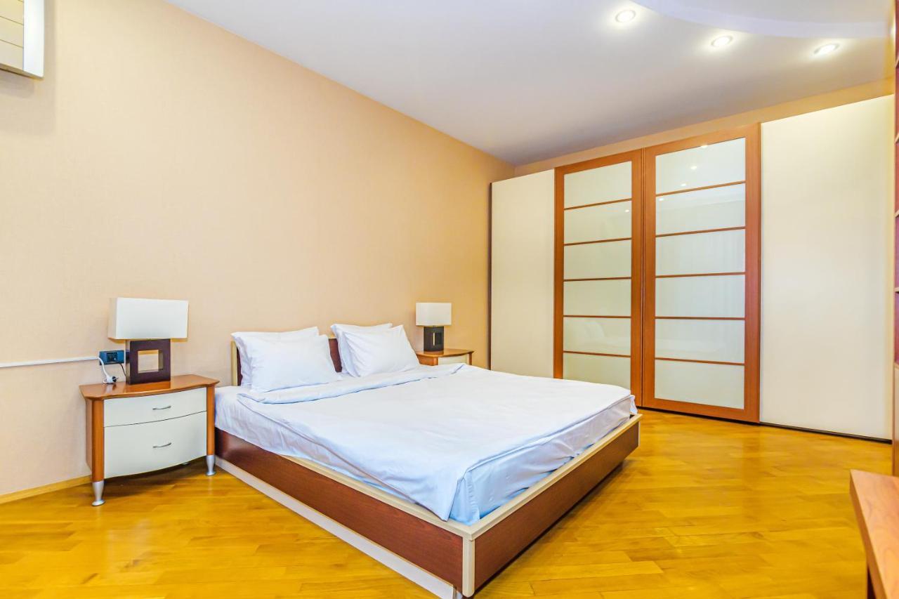 Vip Apartamen Nizami Street Baku Exterior foto