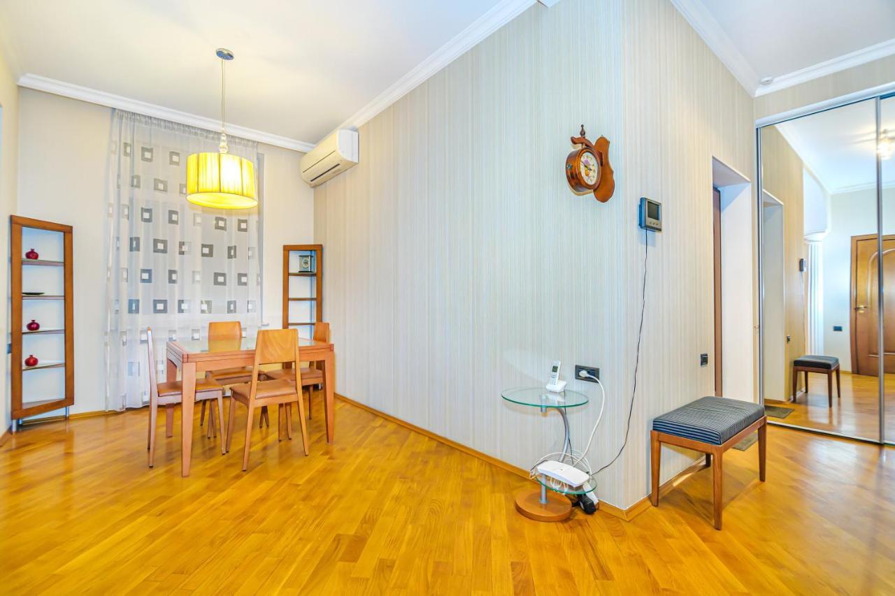 Vip Apartamen Nizami Street Baku Exterior foto