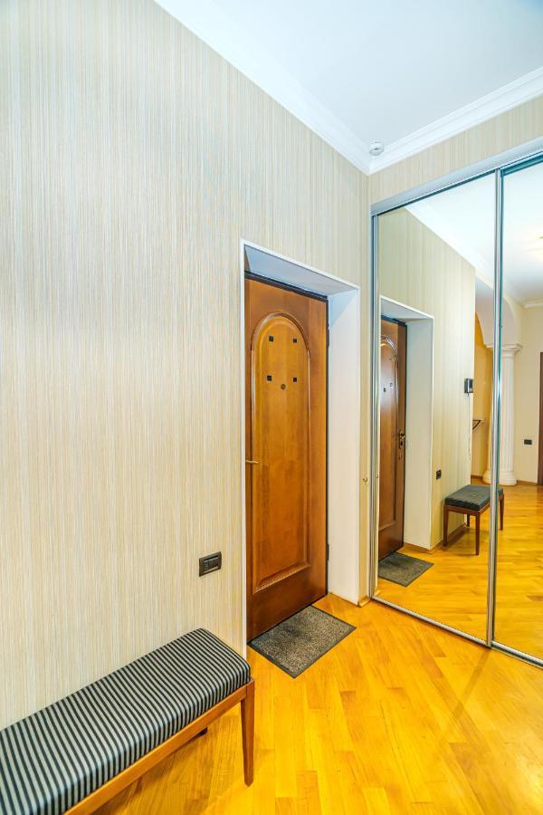 Vip Apartamen Nizami Street Baku Exterior foto